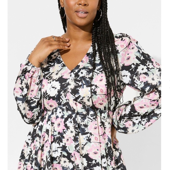 NWT Torrid Bubble Charmeuse Babydoll Dress - Picture 2 of 4